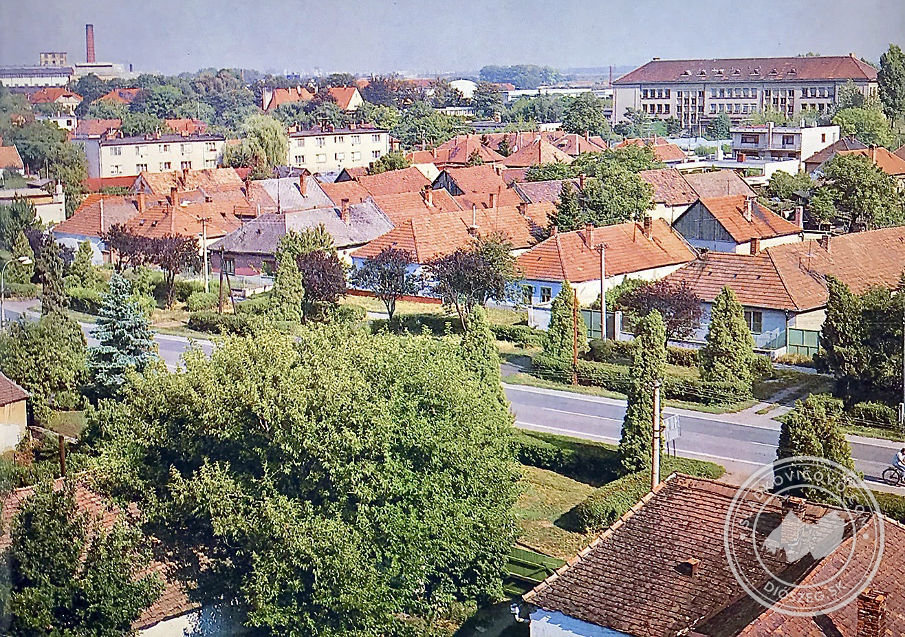 Fotografia z vtáčej perspektívy z osemdesiatych rokov 20. storočia.