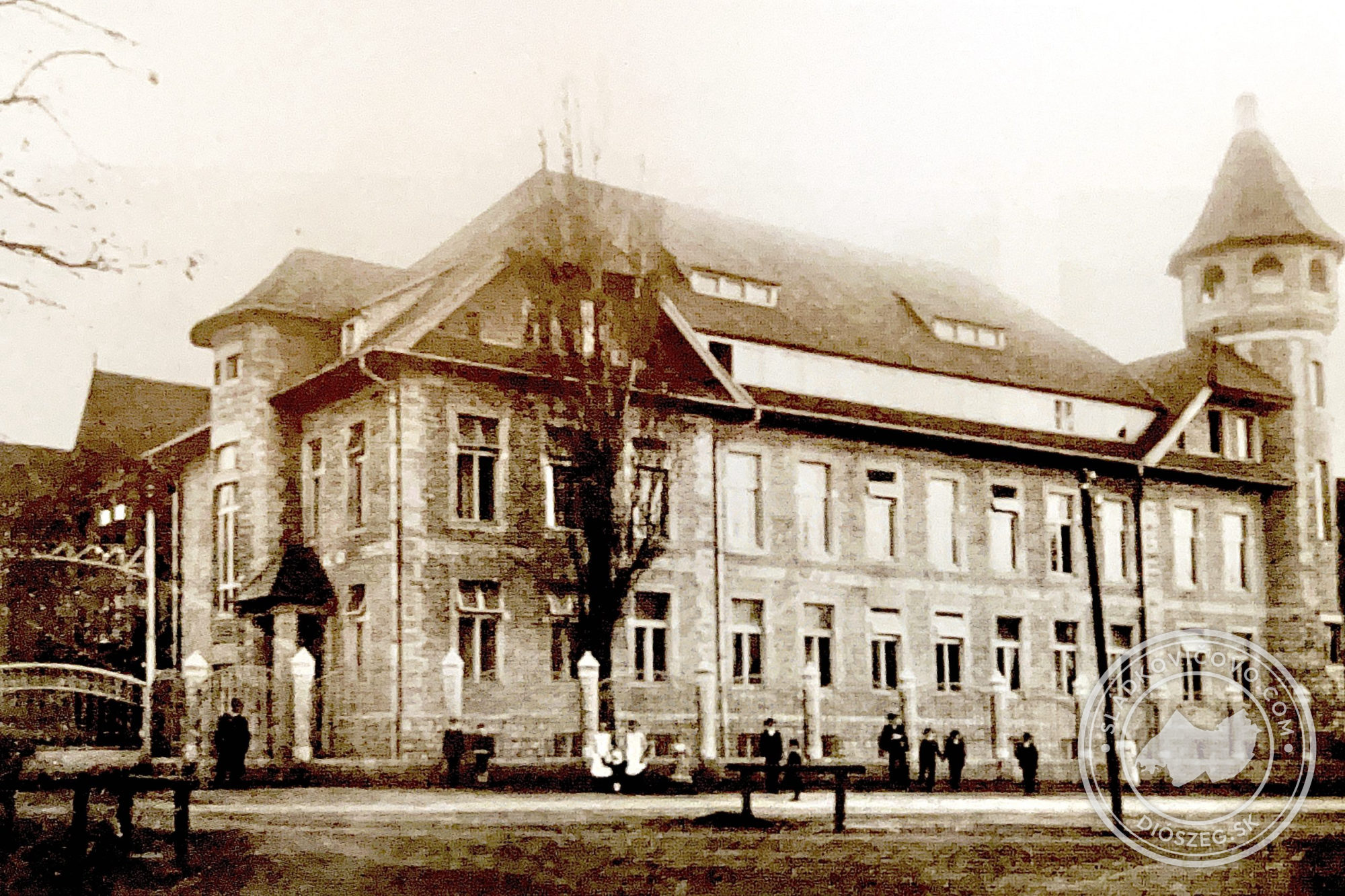 Fotografia z druhej dekády 20. storočia.